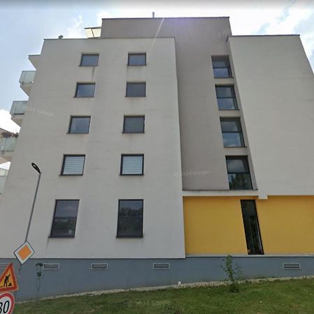 Alure Residences 1 & 24H Self Check-In, Free Parking In Front Of The Apartment Building, New Building, Terrace, Cafe With Breakfast In The Apartment Building, Next To The Aqua Park 班斯卡-比斯特里察 外观 照片