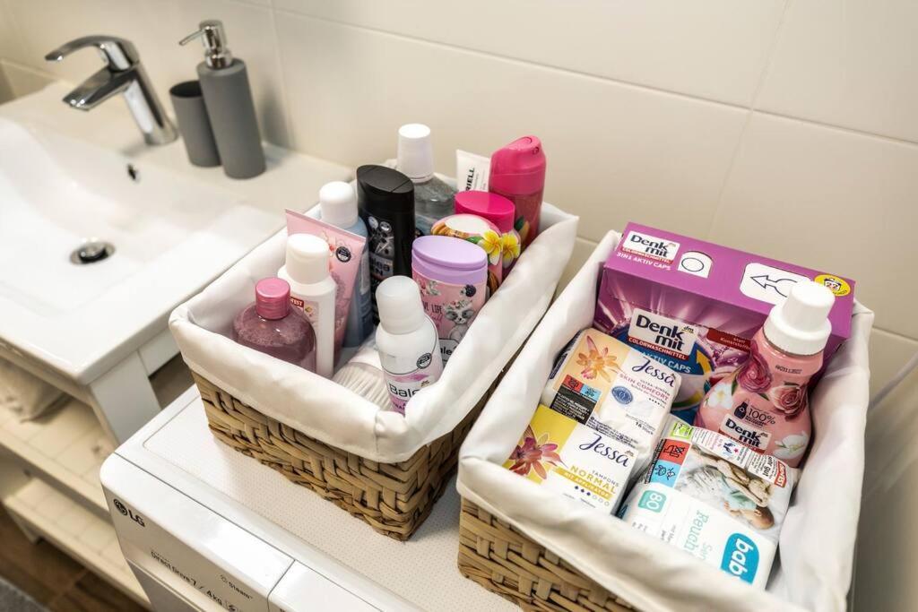 Alure Residences 1 & 24H Self Check-In, Free Parking In Front Of The Apartment Building, New Building, Terrace, Cafe With Breakfast In The Apartment Building, Next To The Aqua Park 班斯卡-比斯特里察 外观 照片